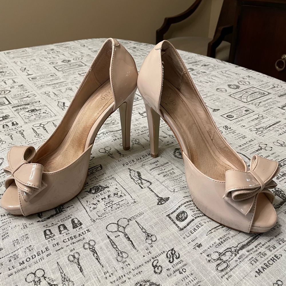 Beige high heels (3-4 inches)